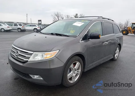 2013 Honda Odyssey Touring/Touring Elite from USA, damaged, VIN 5FNRL5H98DB051672